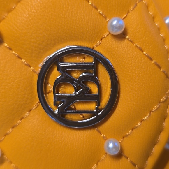 Badgley Mischka Mustard Quilted Crossbody Bag - Picture 2 of 4